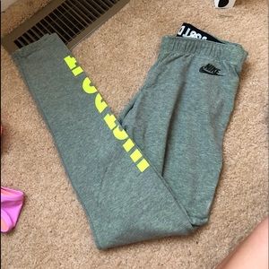 SOLD!!! Nike Leggings